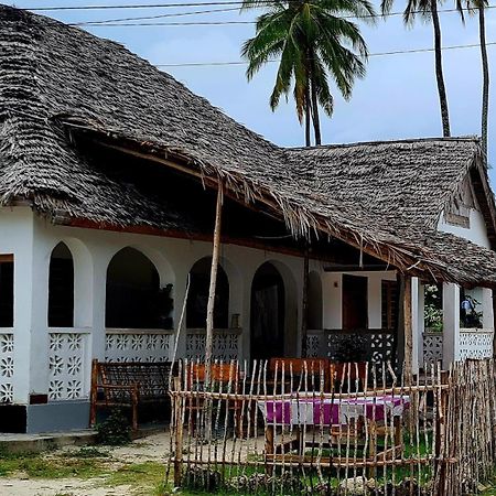 Afrobukuu House Hotell Paje Eksteriør bilde